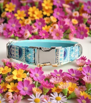 Collar Floral Ajustable para Perro
