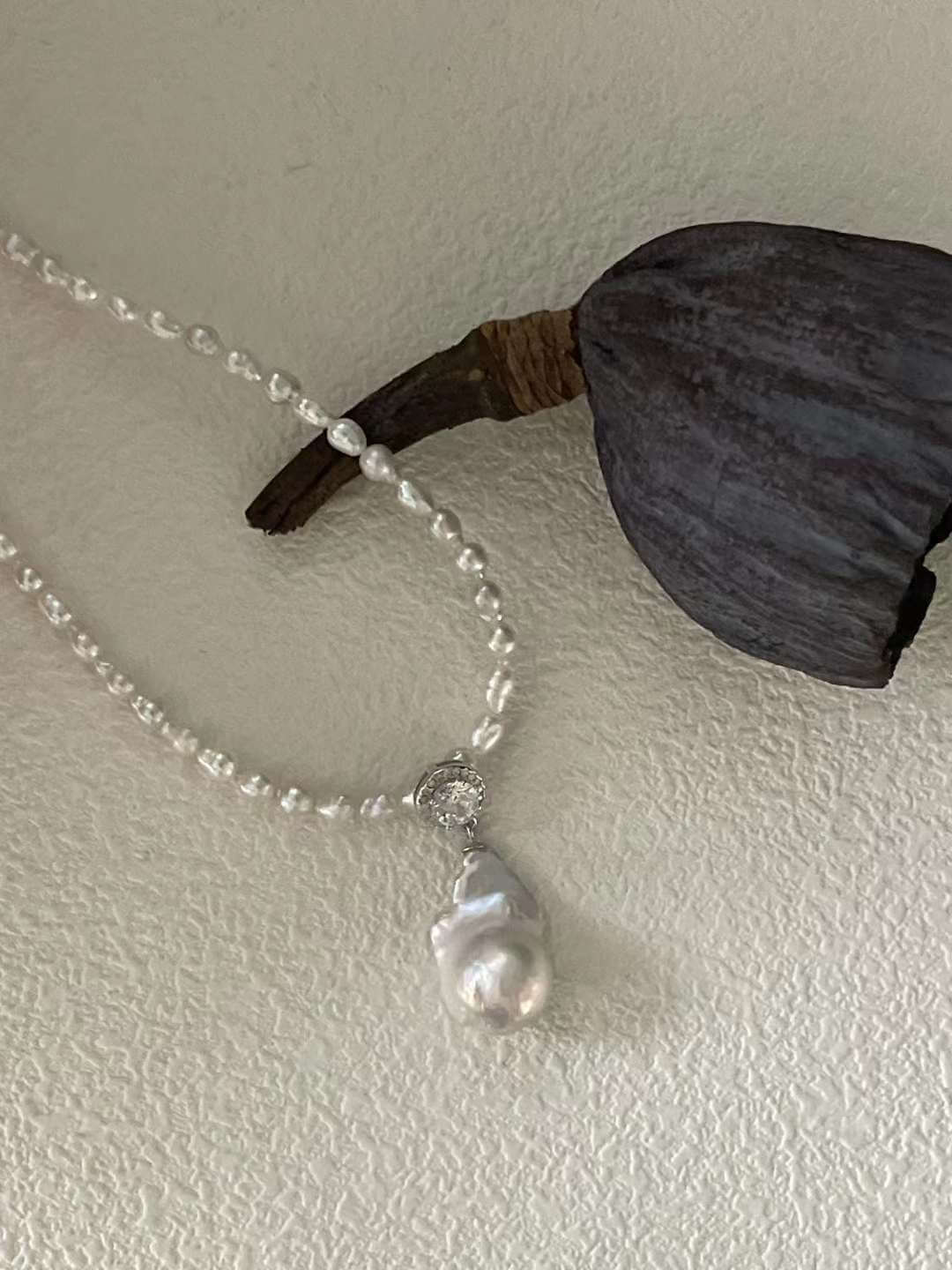 Elegant diamond with pearl necklace