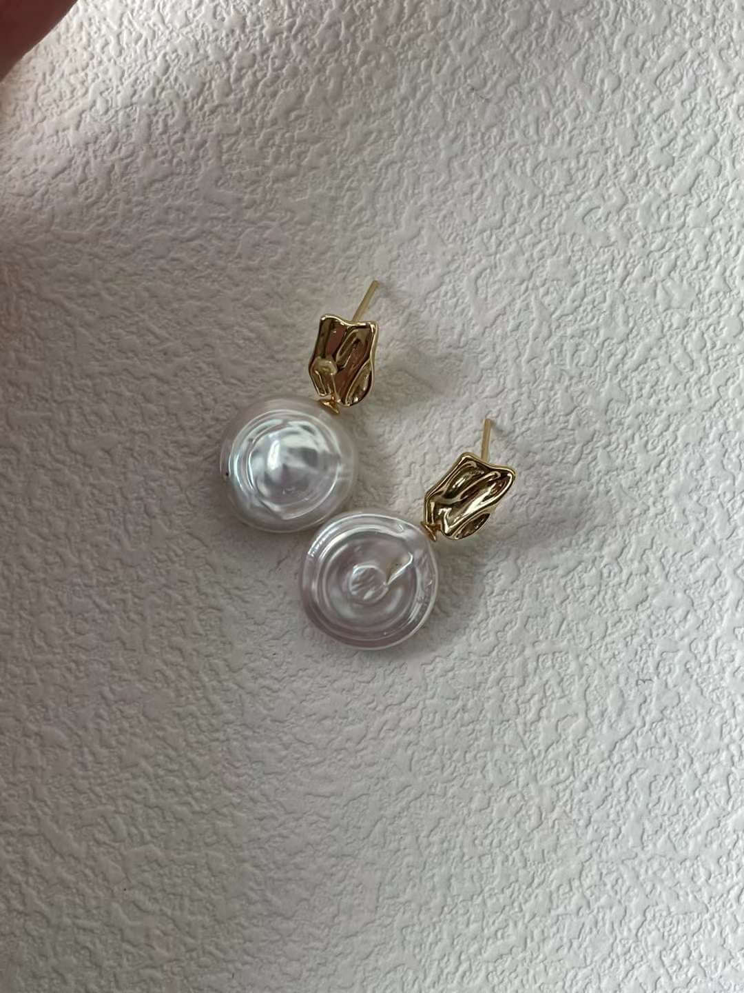 Roman style pearl Earrings