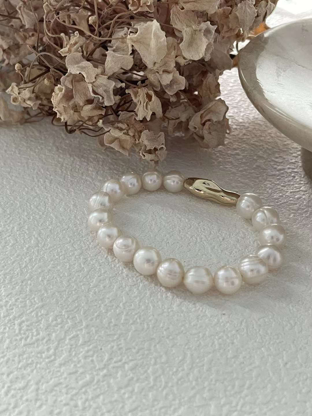 Thread Pearl bracelet