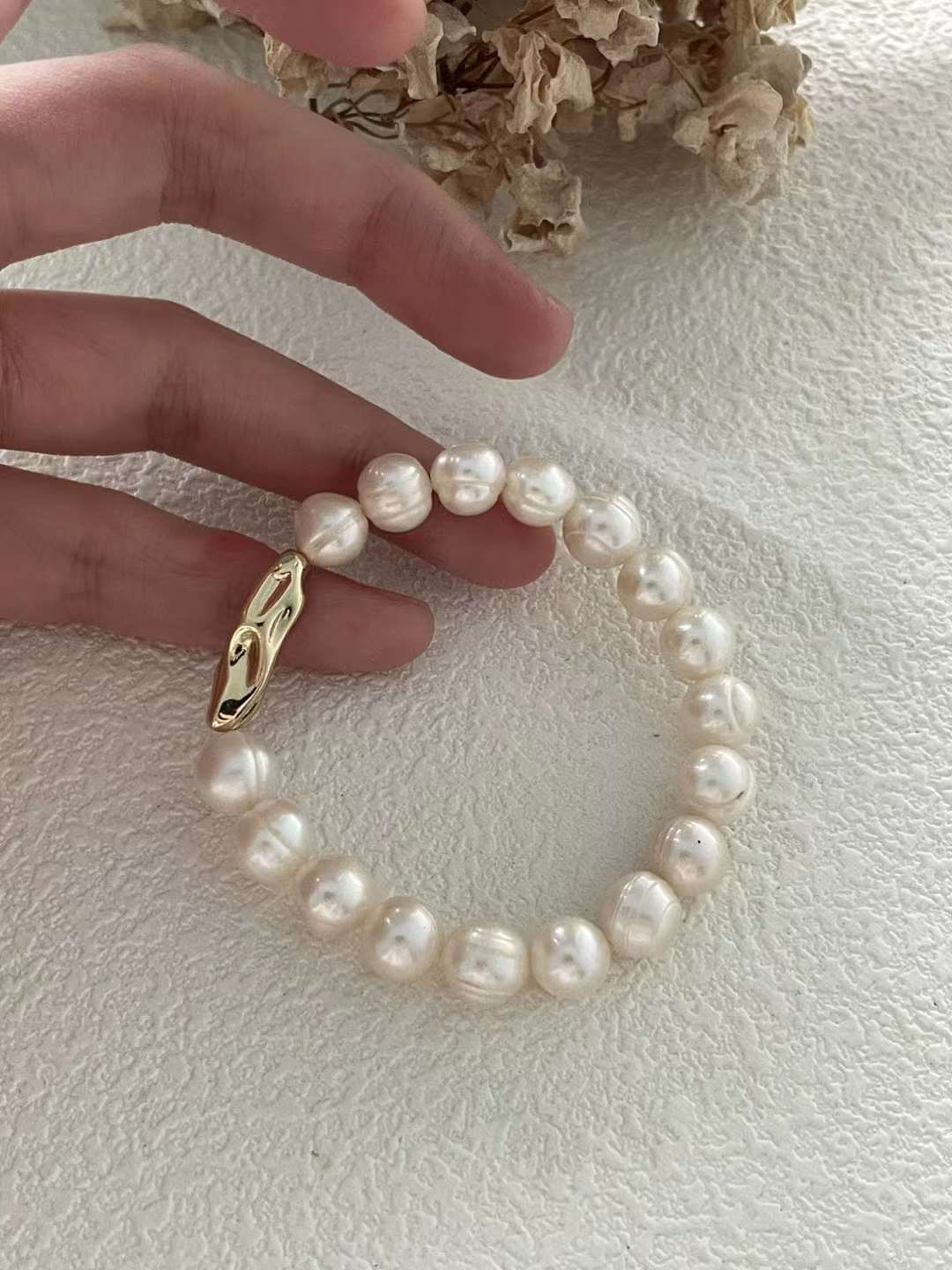 Thread Pearl bracelet